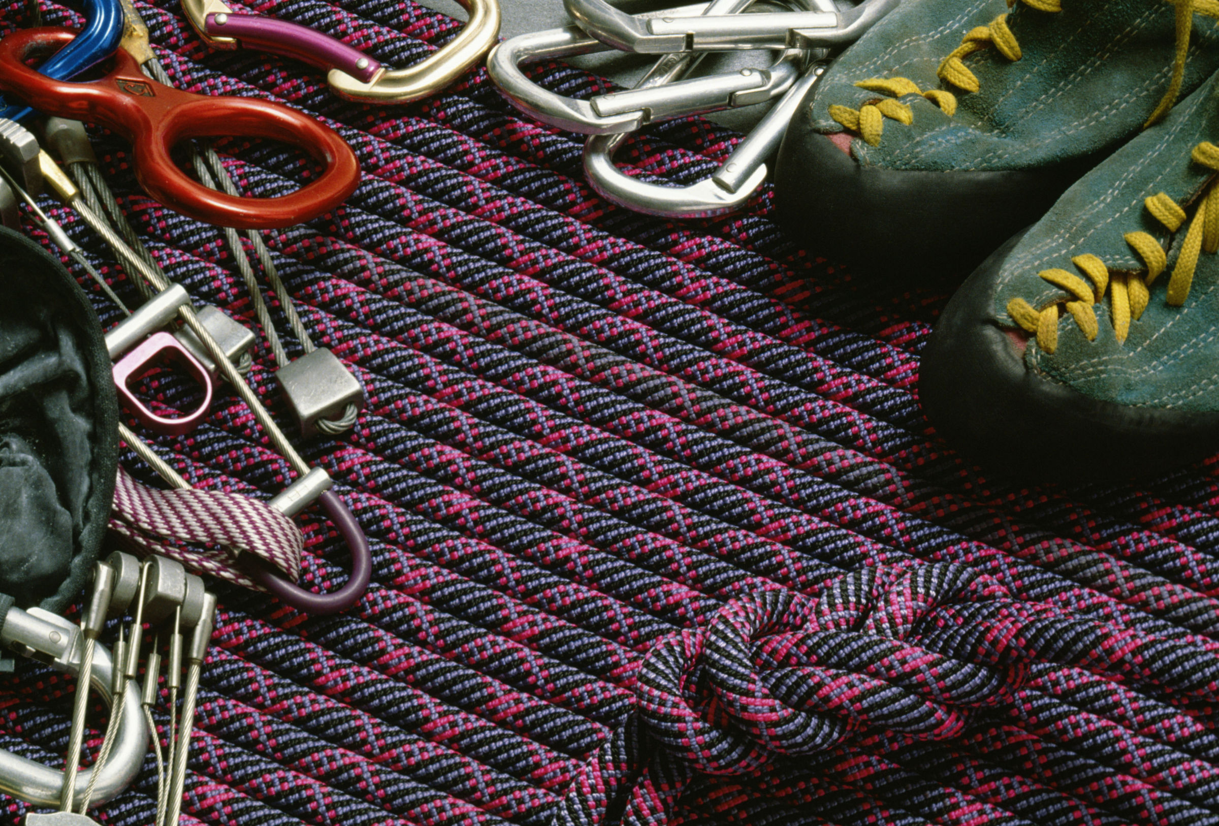 rock climbing equipment 790 KGMI