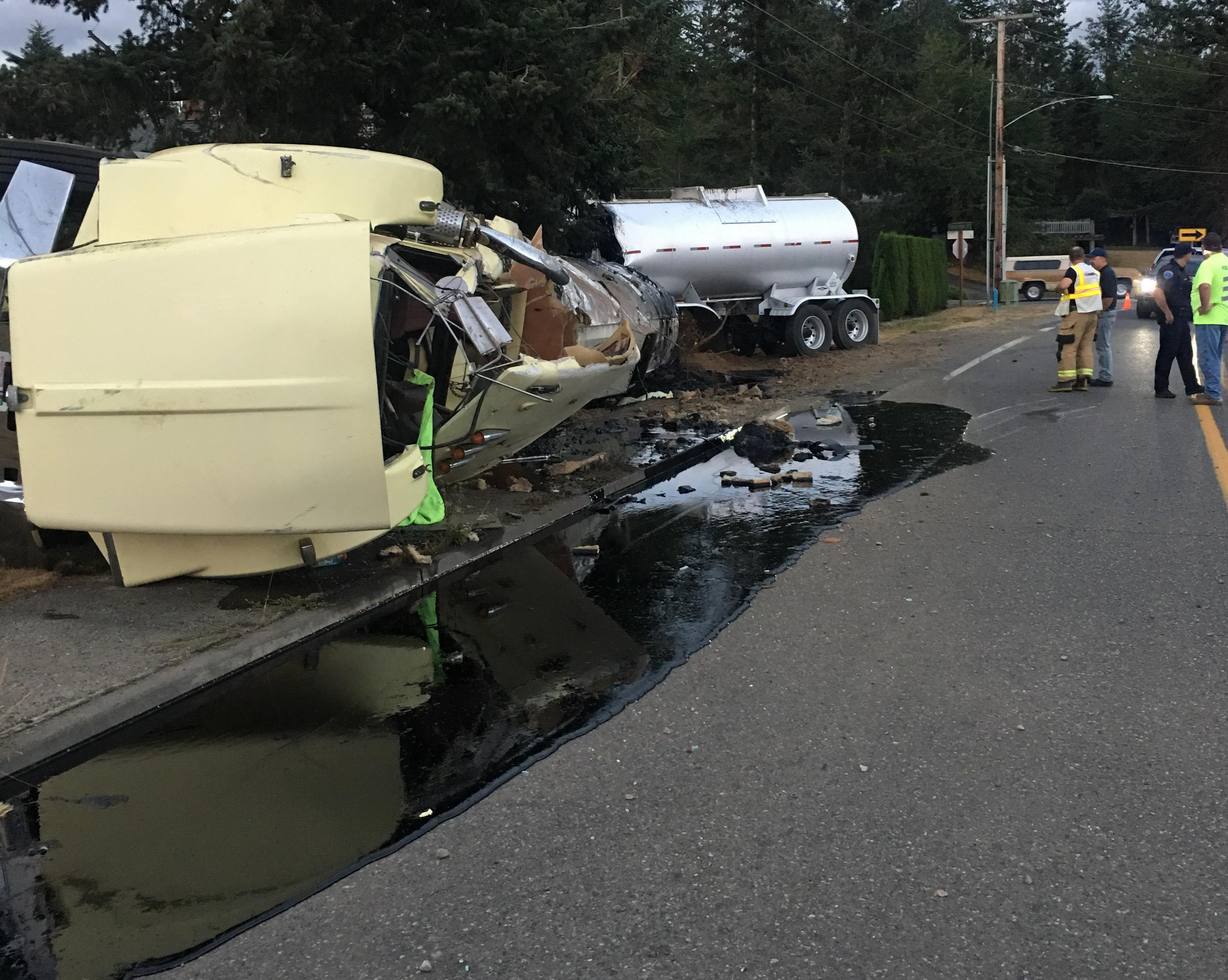 50K gallons of hot asphalt spilled in Everson 790 KGMI