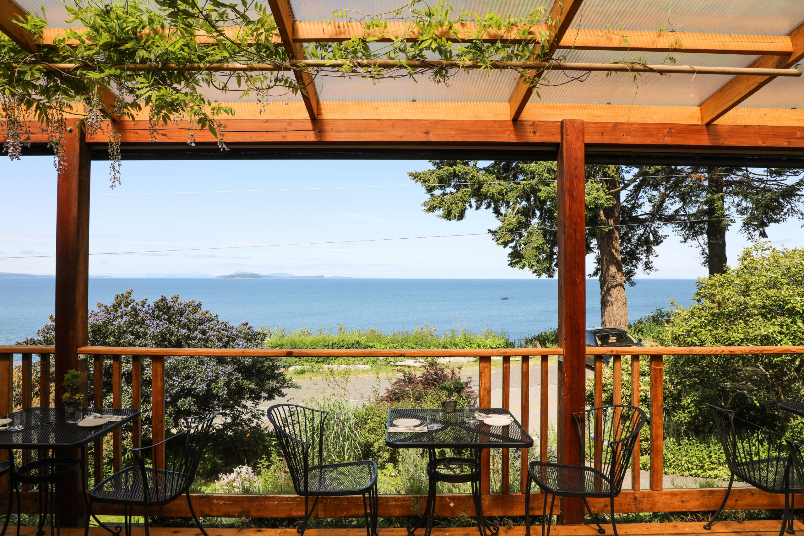 Iconic Willows Inn hits the market - Vimarsana News