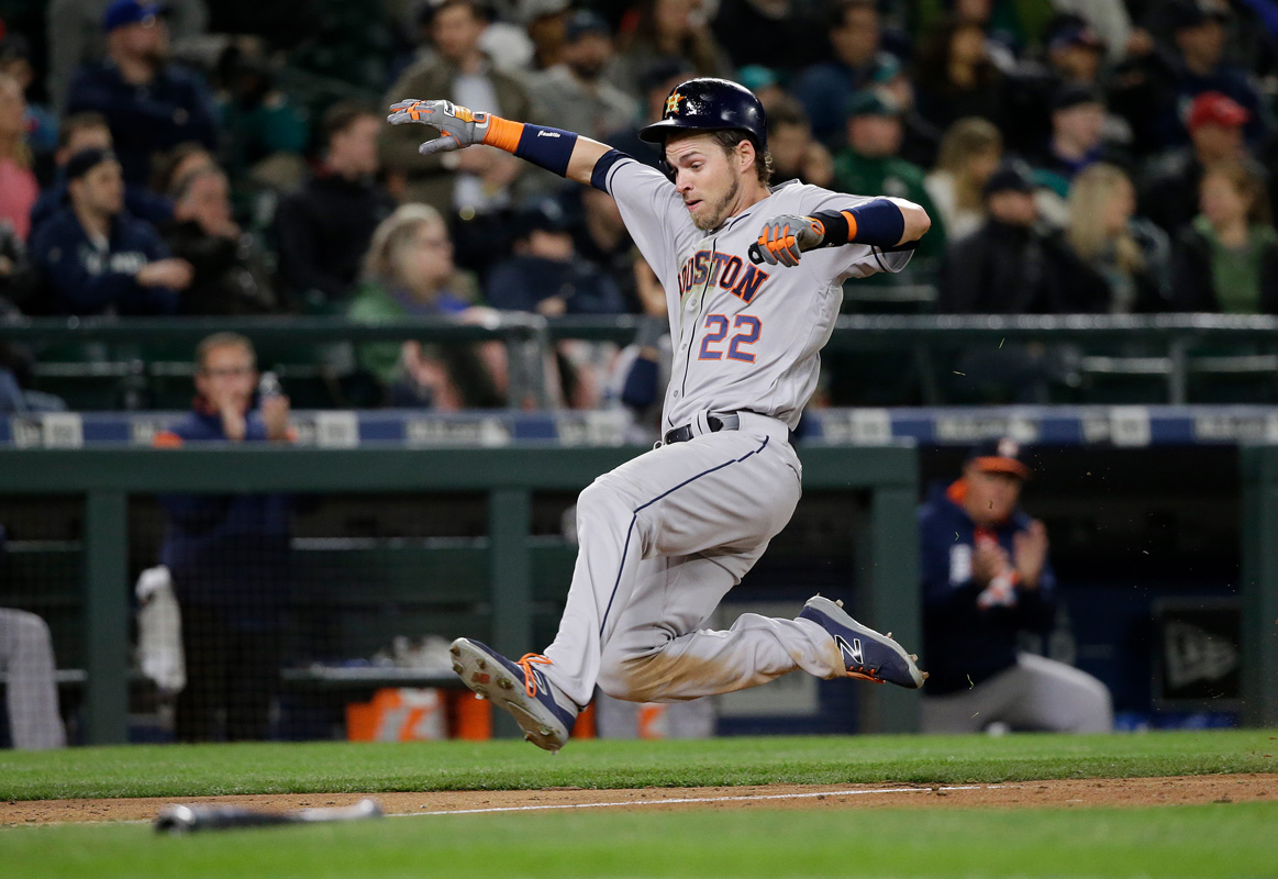 Astros slide past Mariners to win series