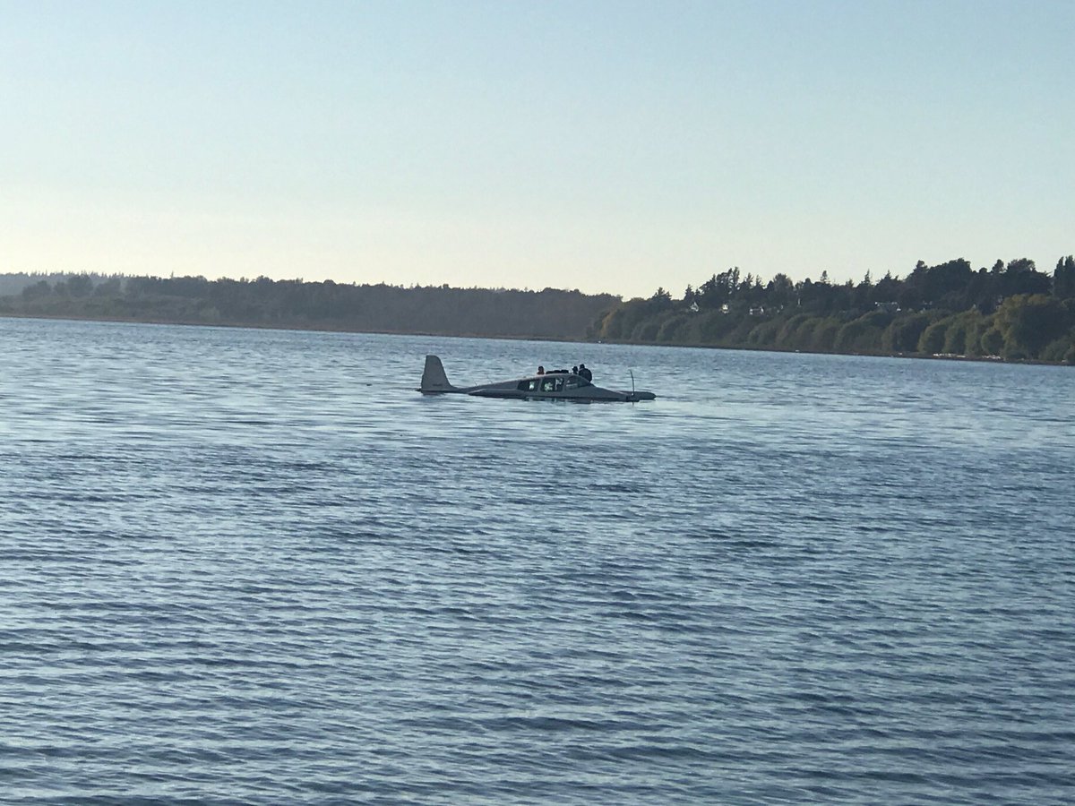 Plane makes emergency landing in Bellingham Bay