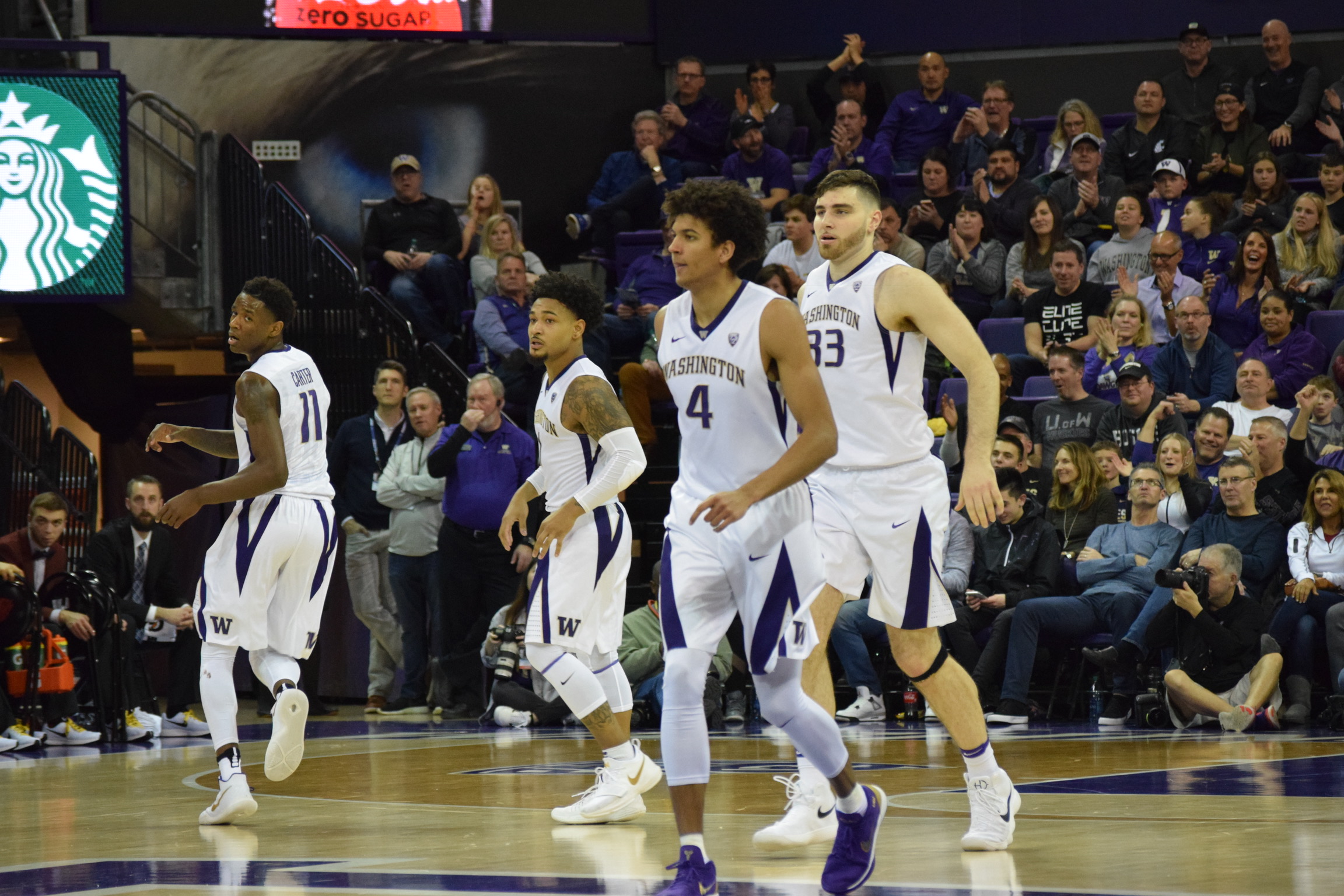 Buzzer beater: Washington upsets No. 9 Arizona