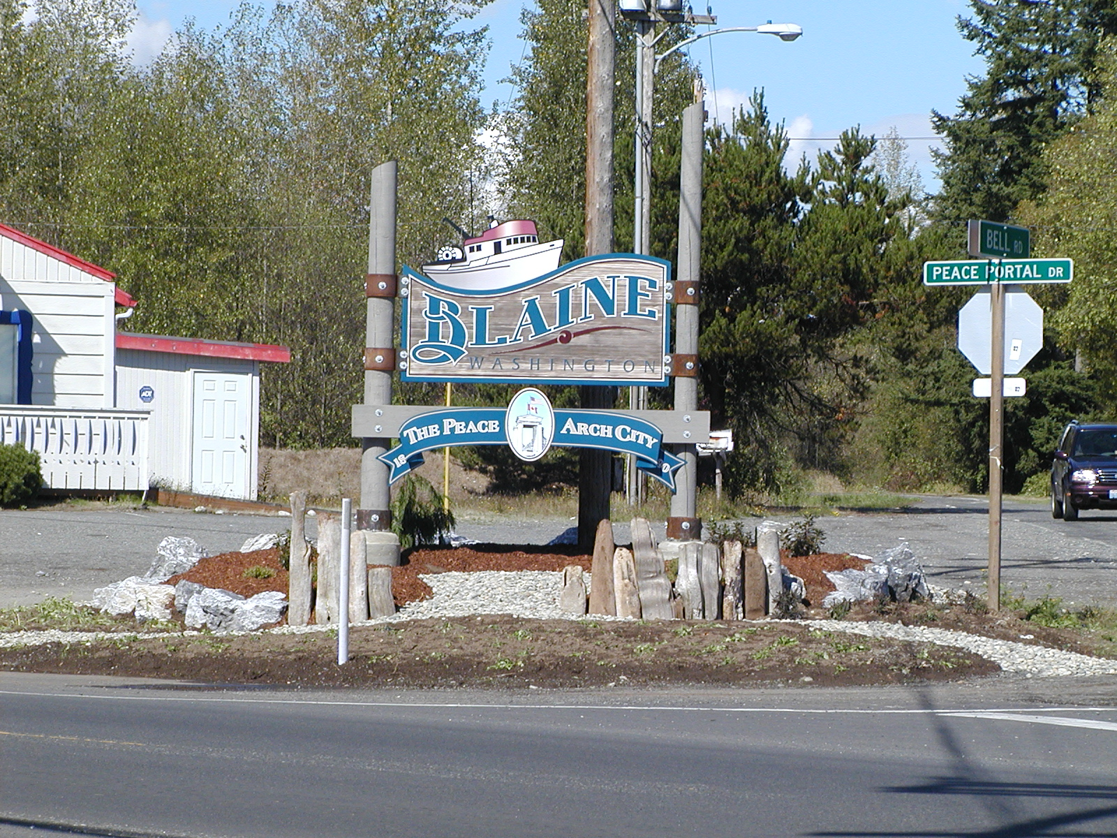 VIDEO: Drive-by parade honors Blaine healthcare center