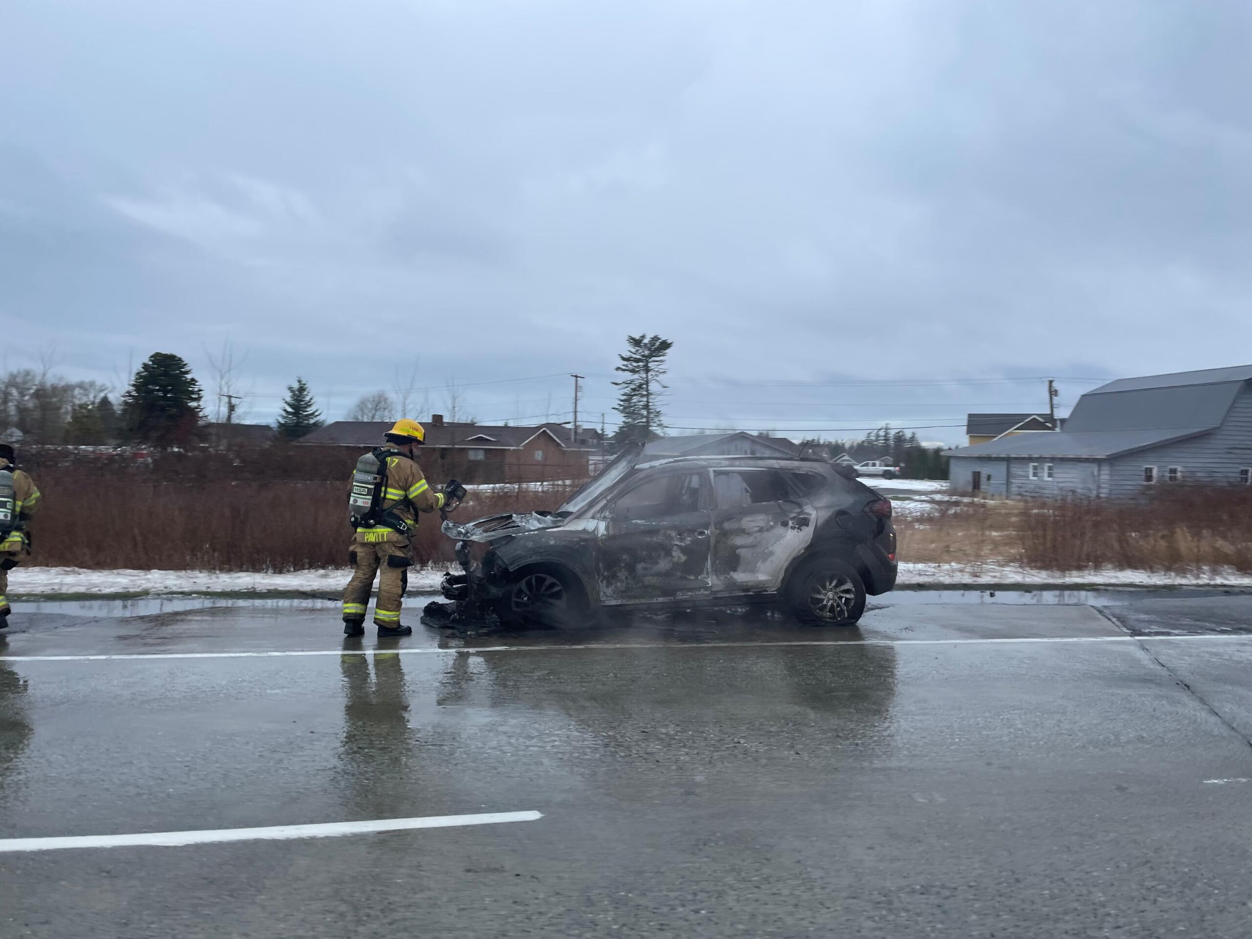 PHOTOS: Car fire temporarily halts southbound I-5 traffic