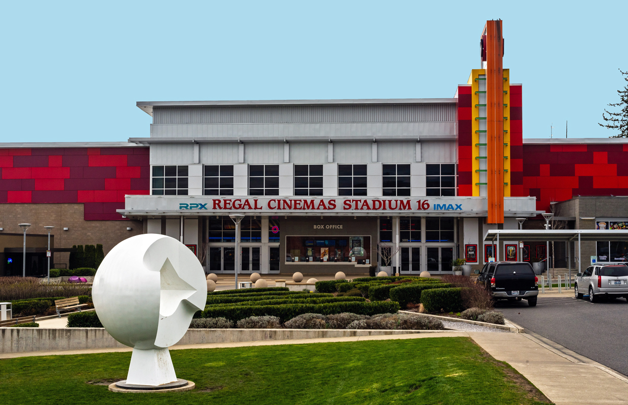 Regal Cinemas parent company considering bankruptcy