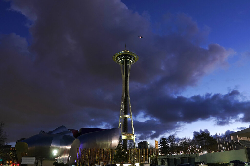 Contest winners will help paint Space Needle “Galaxy Gold” for 60th