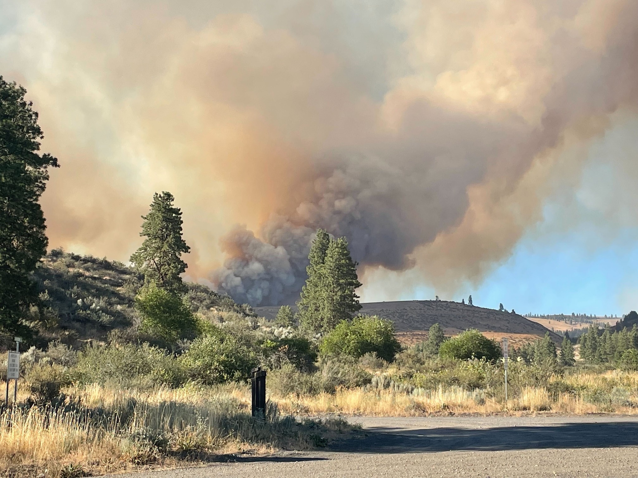 Wildfires flare up in eastern Washington Wildfires flare up in eastern Washington