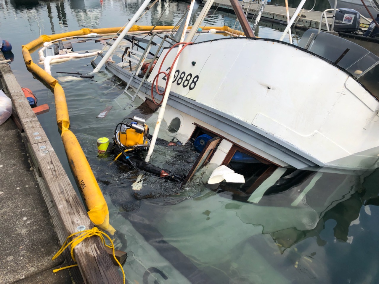 Fishing boat sinks in Squalicum Harbor