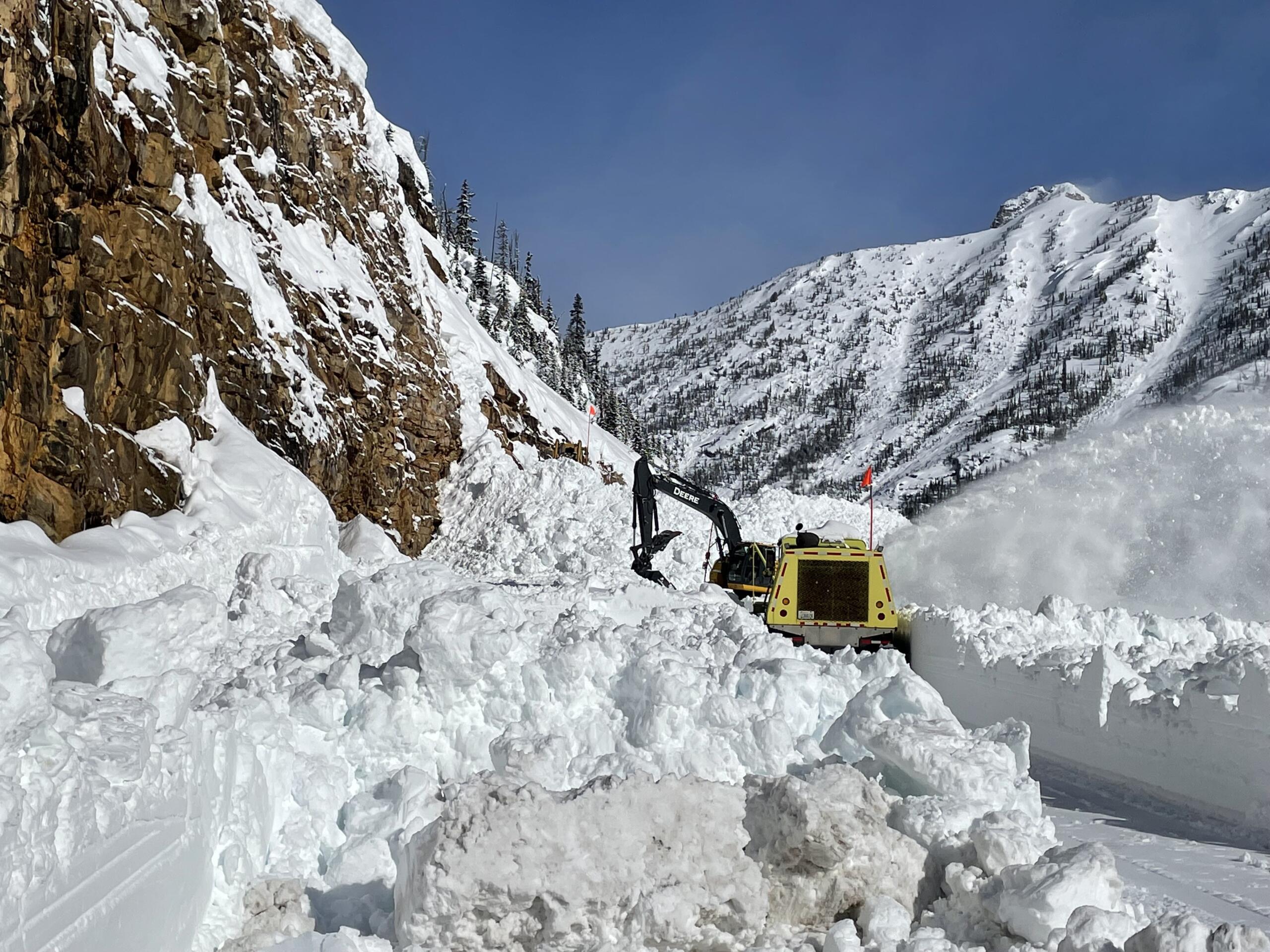 WSDOT crews reach Washington Pass WSDOT crews reach Washington Pass